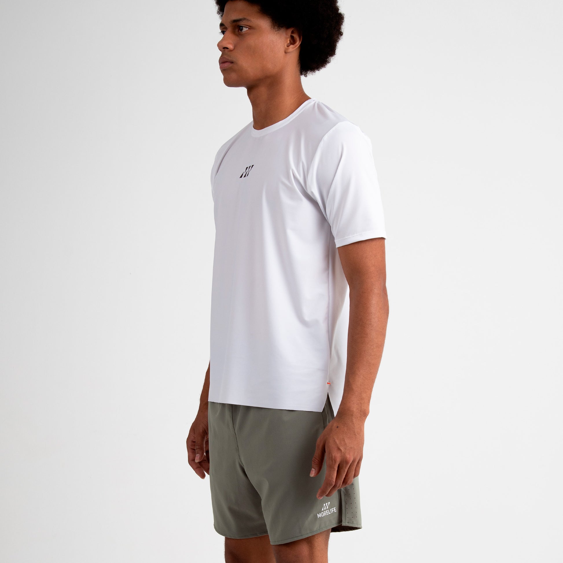 camiseta MC Aero Essentials blanca
