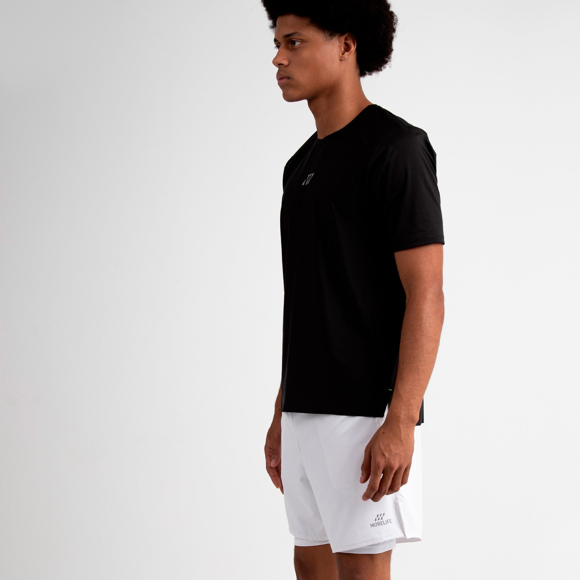 camiseta MC Aero Essentials Negra