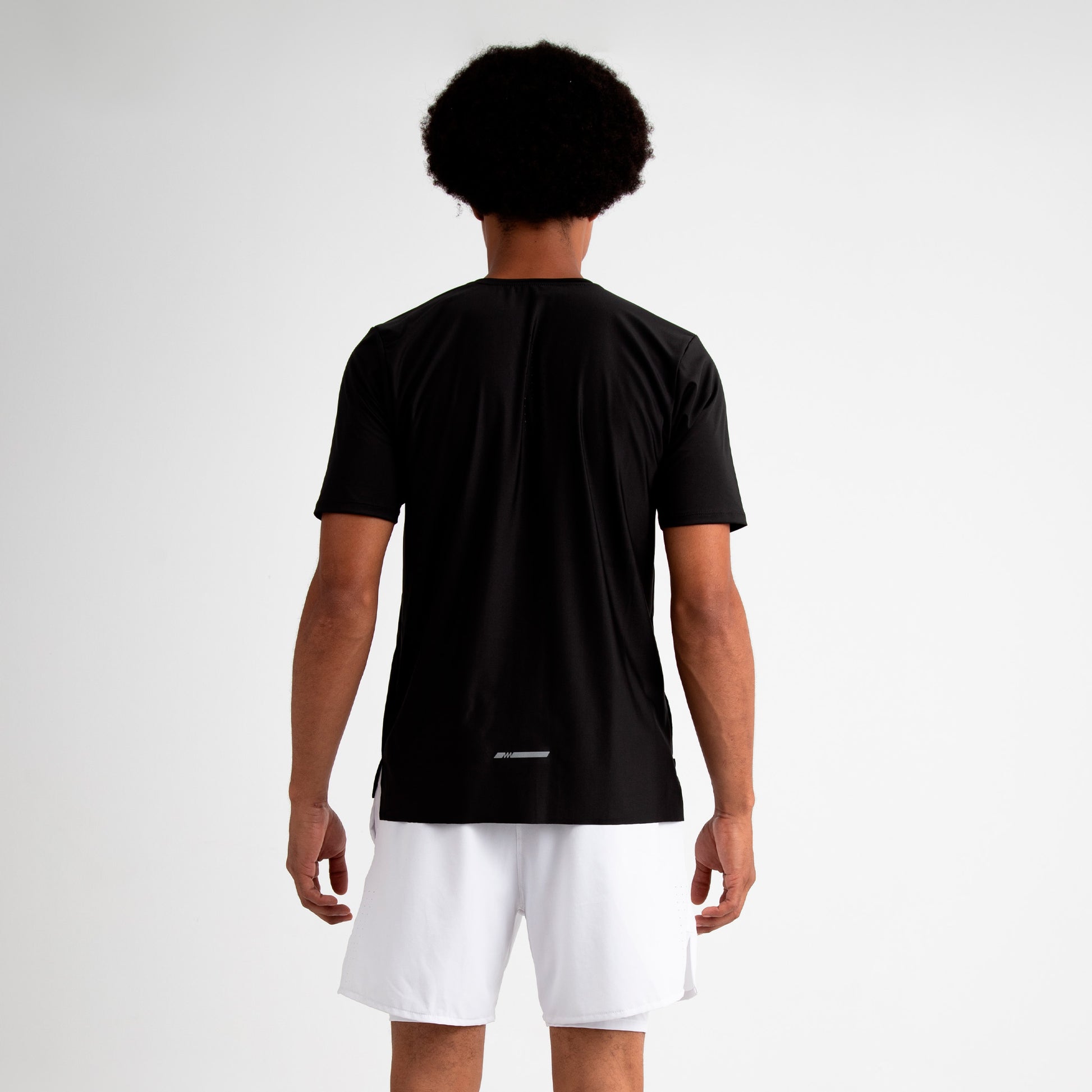 camiseta MC Aero Essentials Negra