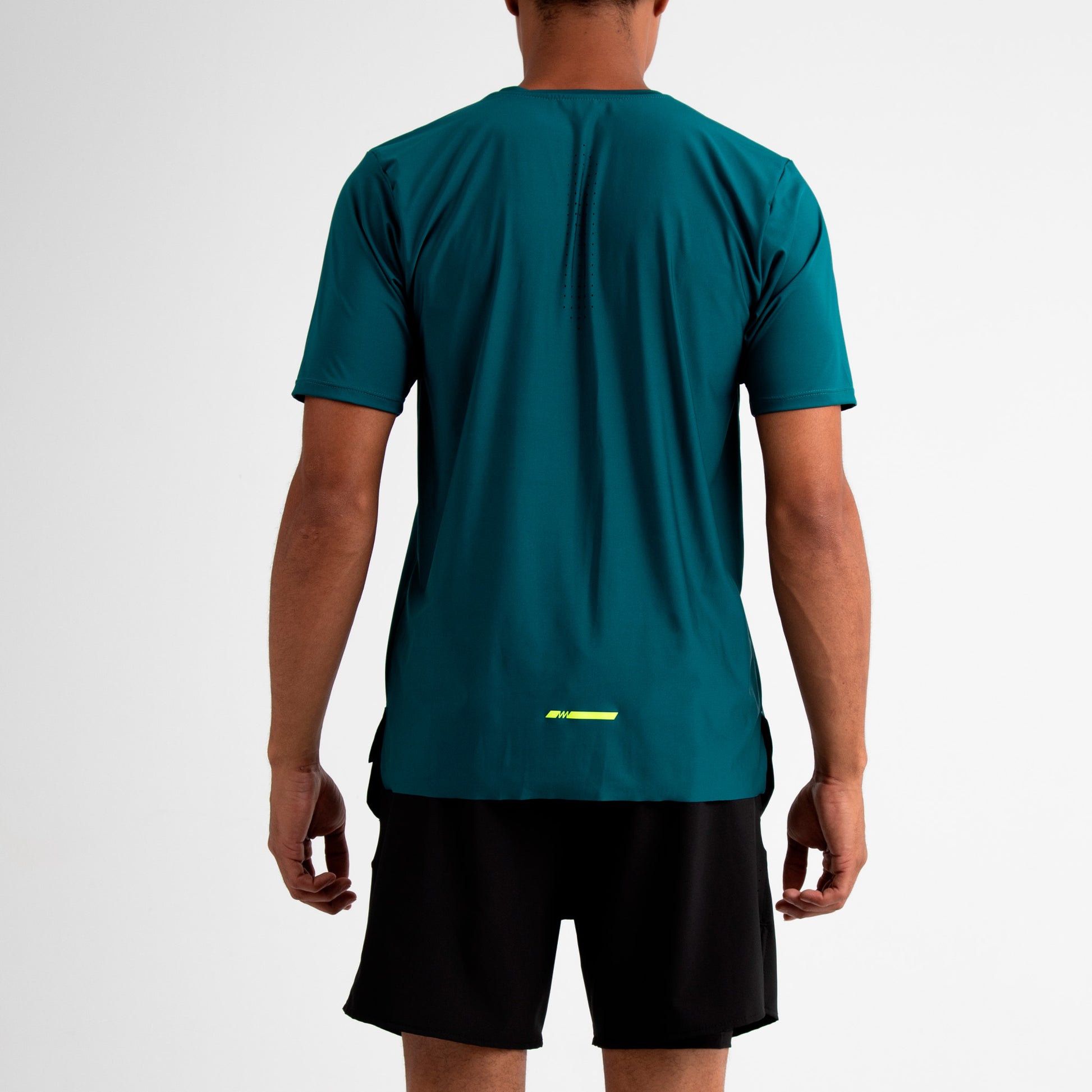 camiseta MC Aero Essentials verde