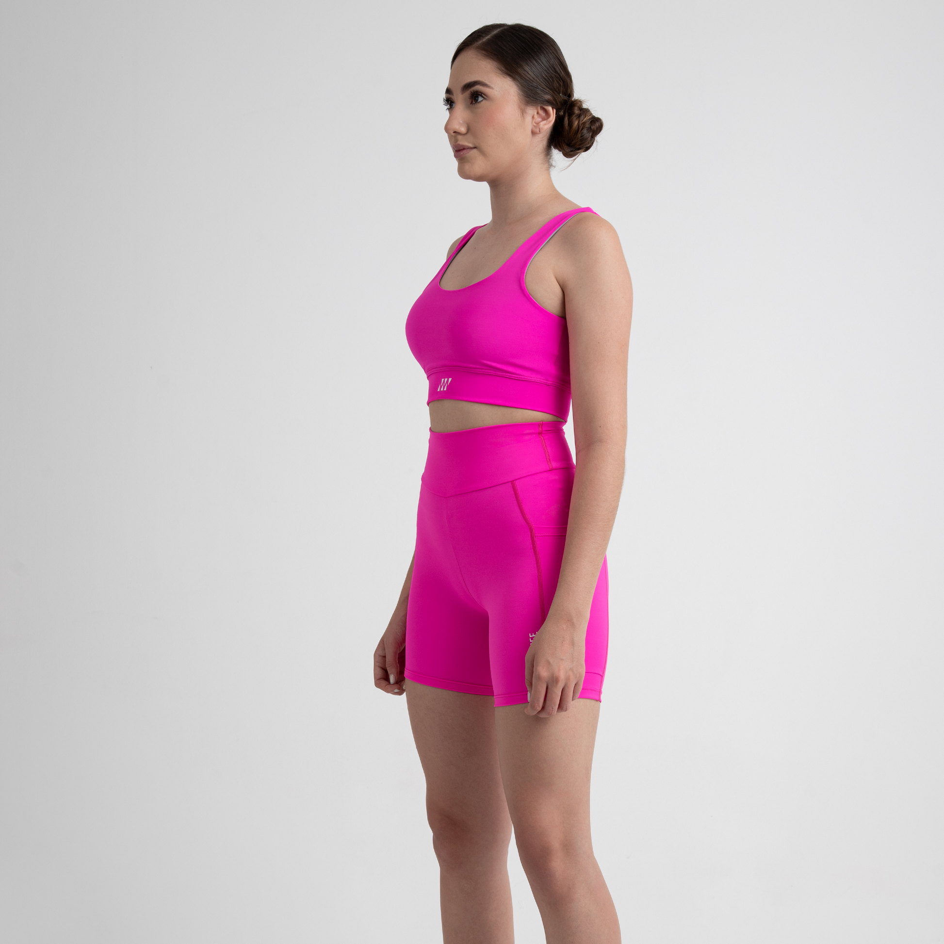 top deportivo color fucsia